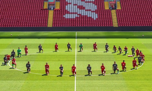 Liverpool players take a knee.jpg
